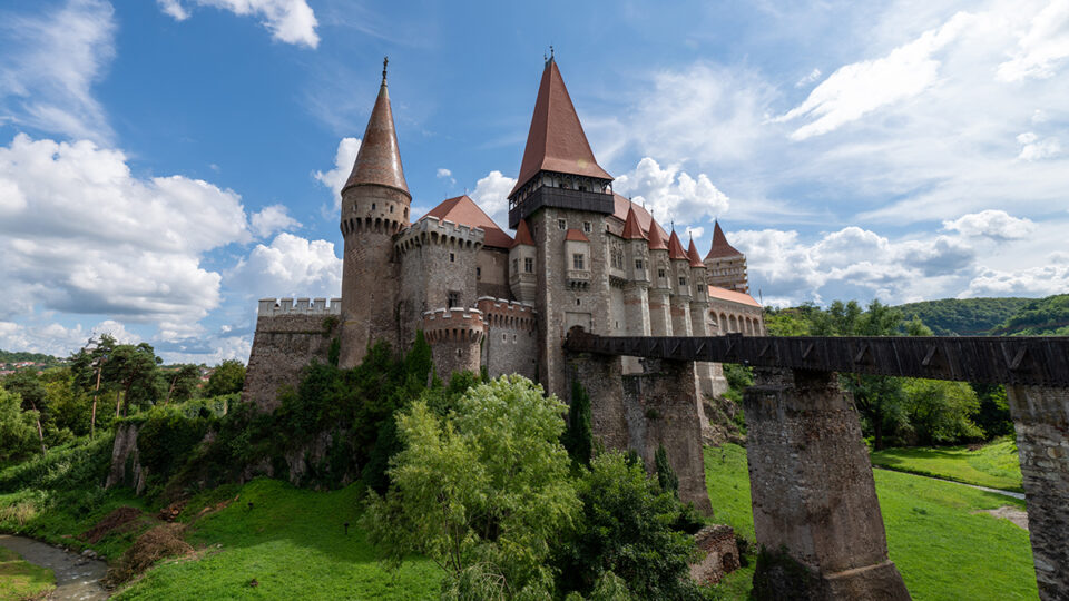 Romania | Hunedoara | Castle