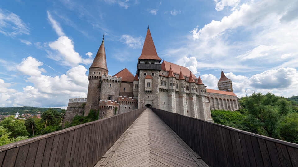Romania | Hunedoara | Castle